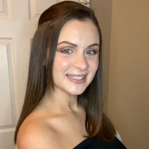 Meet your Posher, Caley